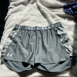 Grey women’s large Under Armour shorts